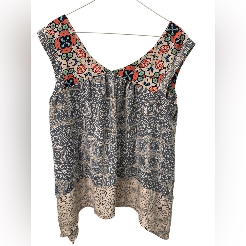 Knox Rose Sleeveless Floral Boho Sharkbite Hem Blouse Top Size M EUC